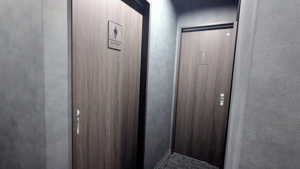 男女別のトイレ